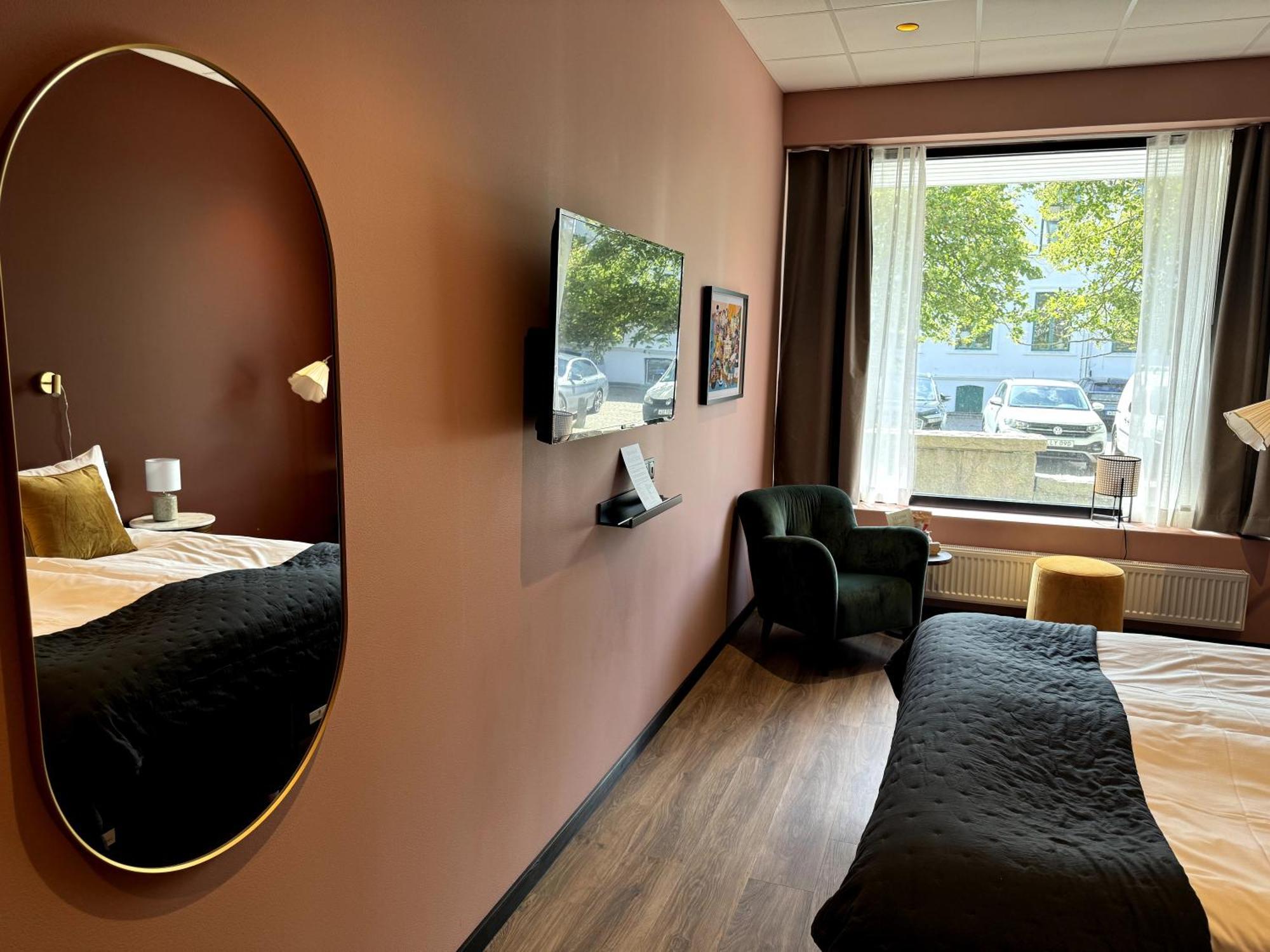 Hotell Sillen Люсечиль Экстерьер фото