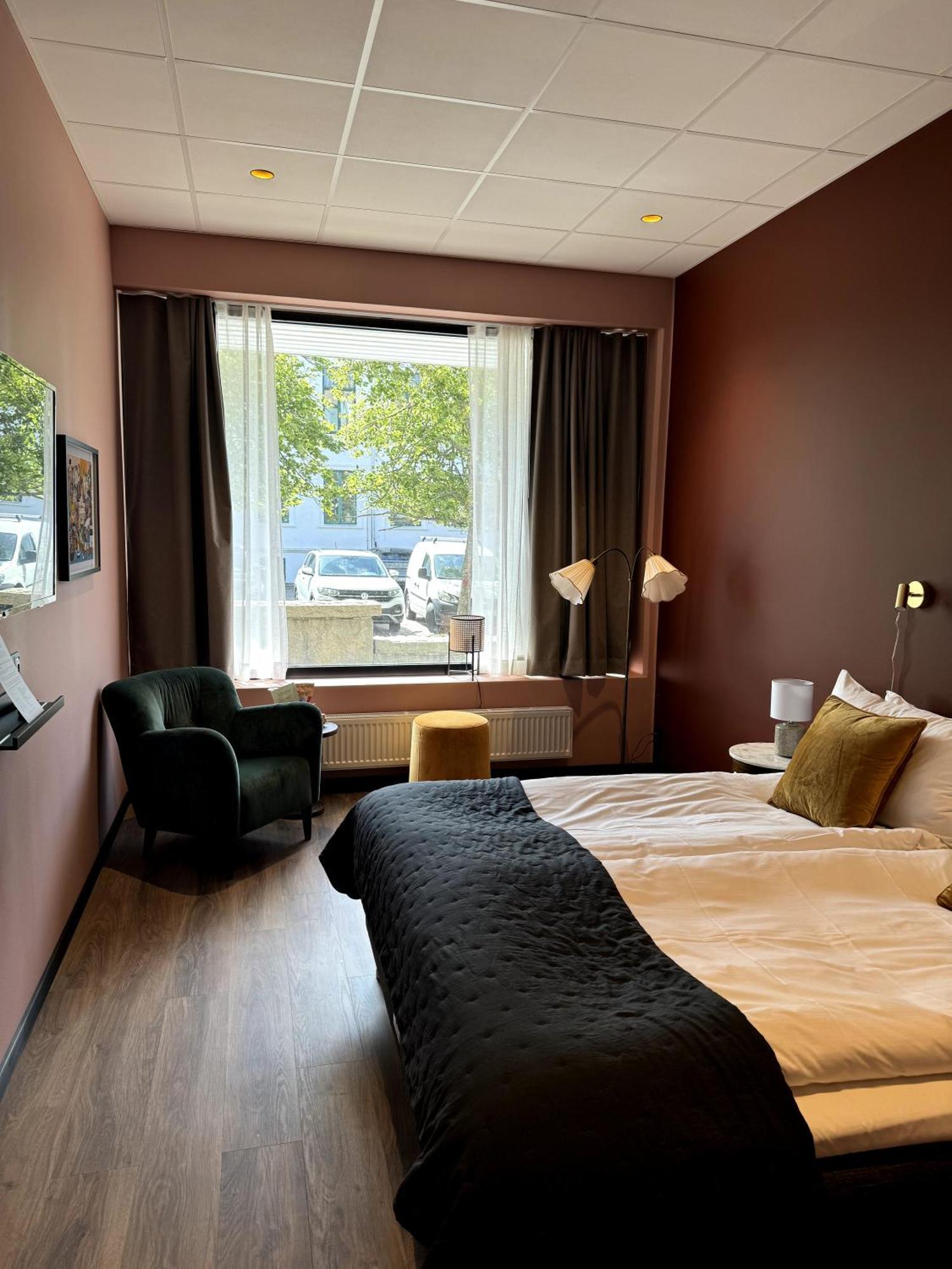 Hotell Sillen Люсечиль Экстерьер фото
