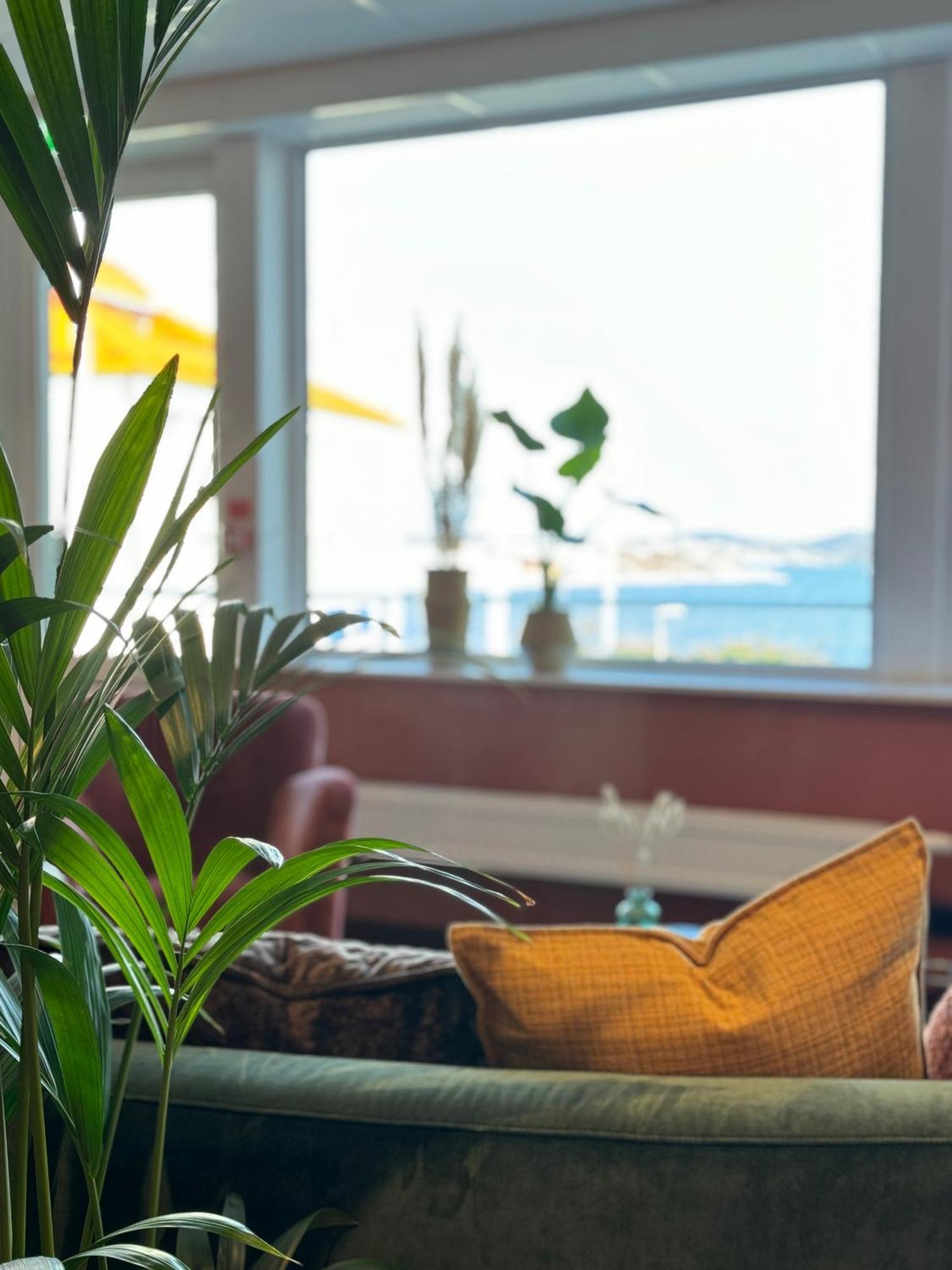 Hotell Sillen Люсечиль Экстерьер фото